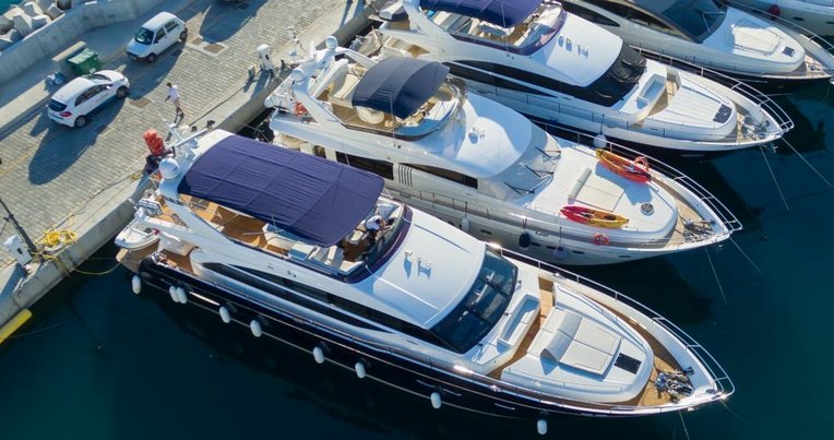 Essential Things to Know Before Chartering a Yacht